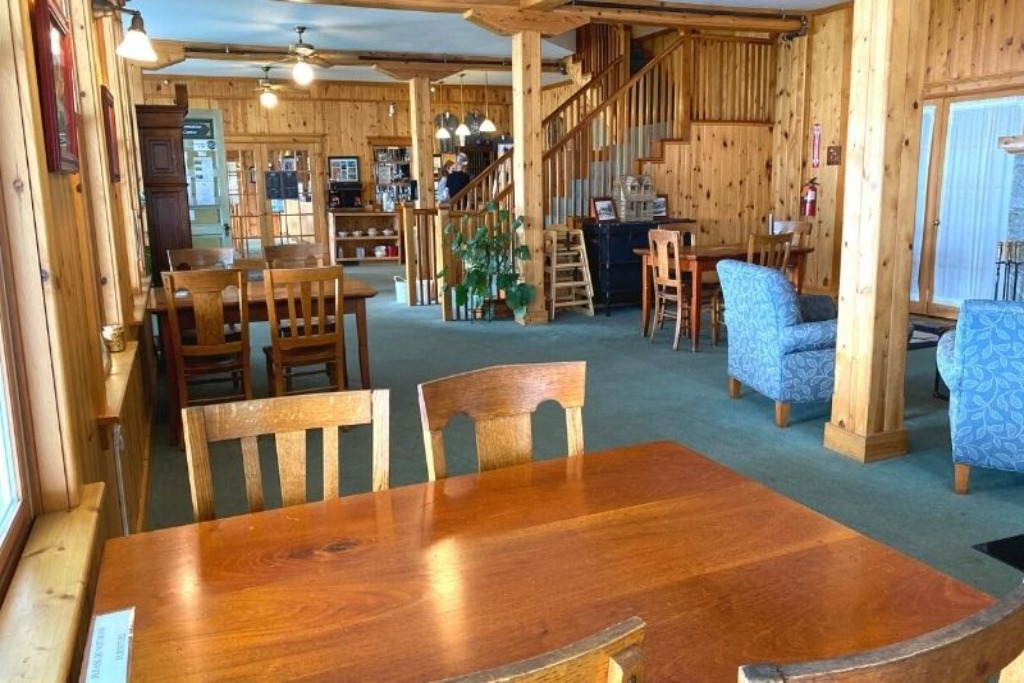 M Portage Point Resort Lodge (3)