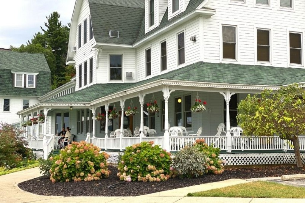 M Portage Point Resort Porch