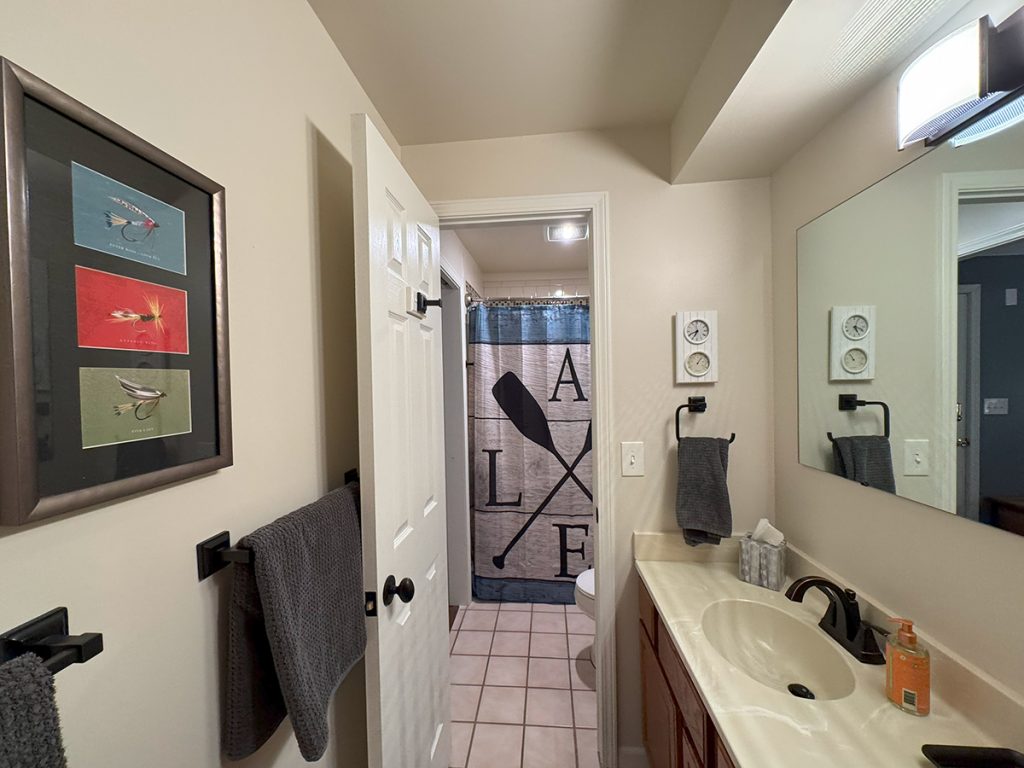 Portrage Point Resort Condo Rental Full Bath
